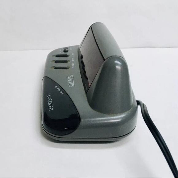 VINTAGE SPARTUS SNOOZER ALARM CLOCK - Picture 6 of 8